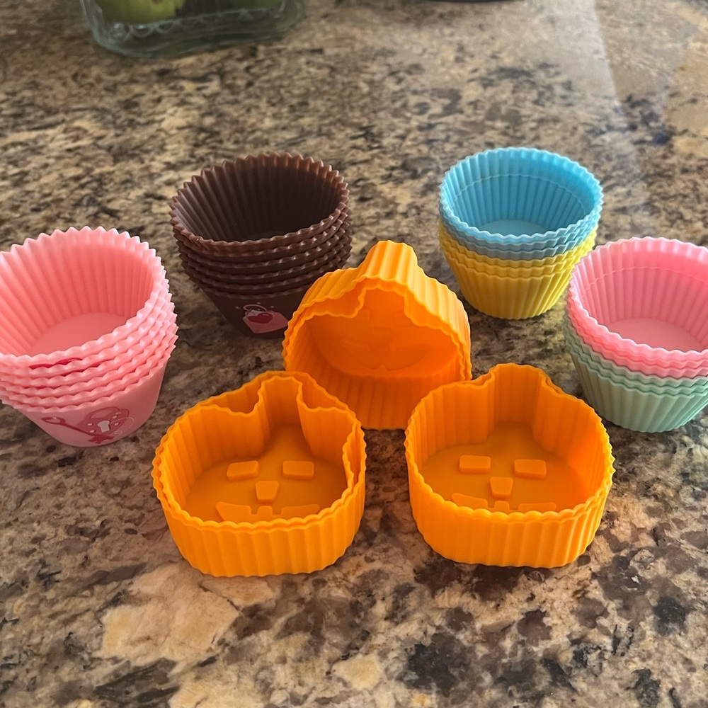 Reusable Silicone cupcake molds